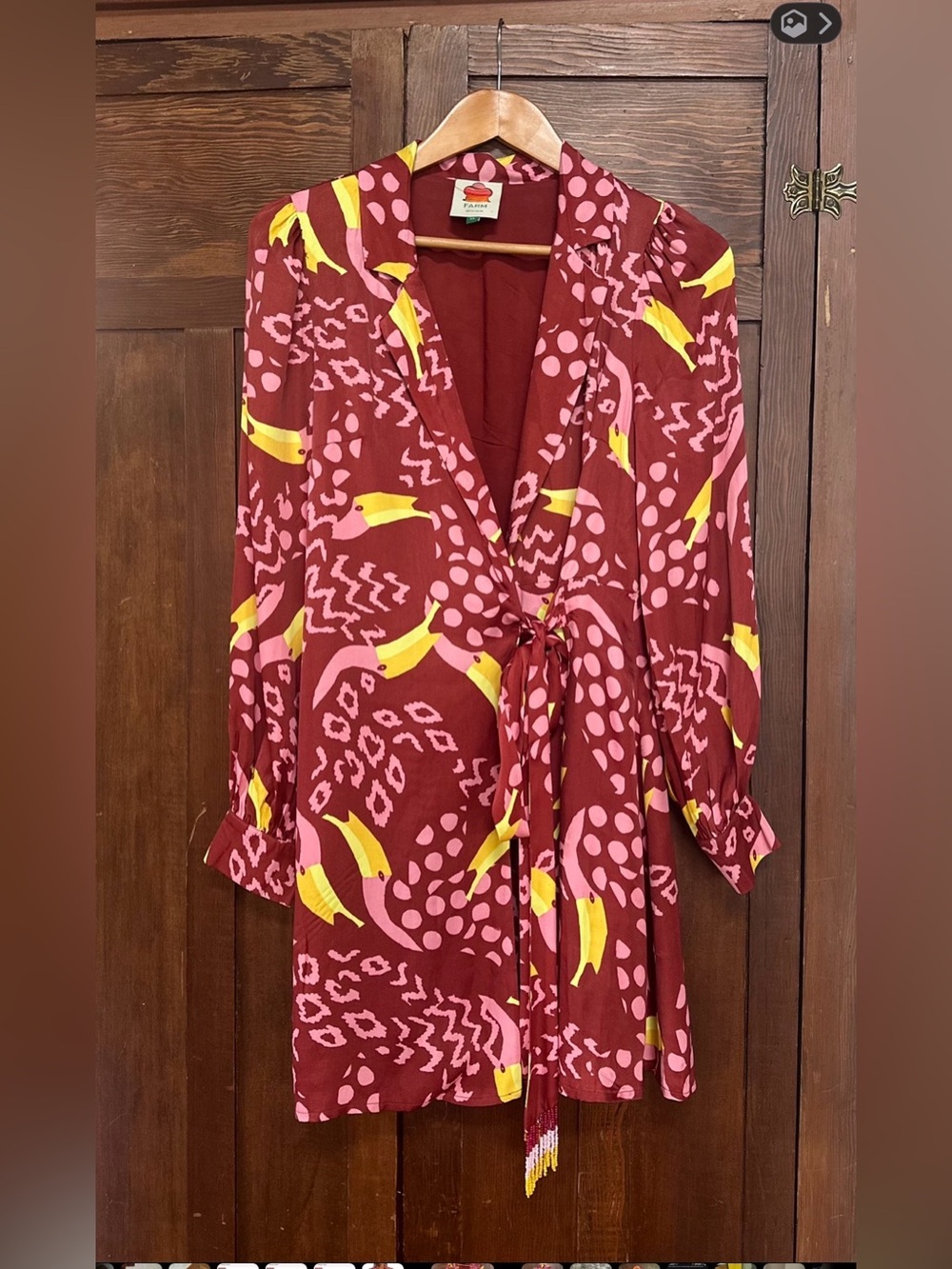 ⭐️HP⭐️! FARM RIO Toucanissimo! Cocktail Mini-Mock-Wrap Dress in Burgundy/Yellow - Picture 5 of 16